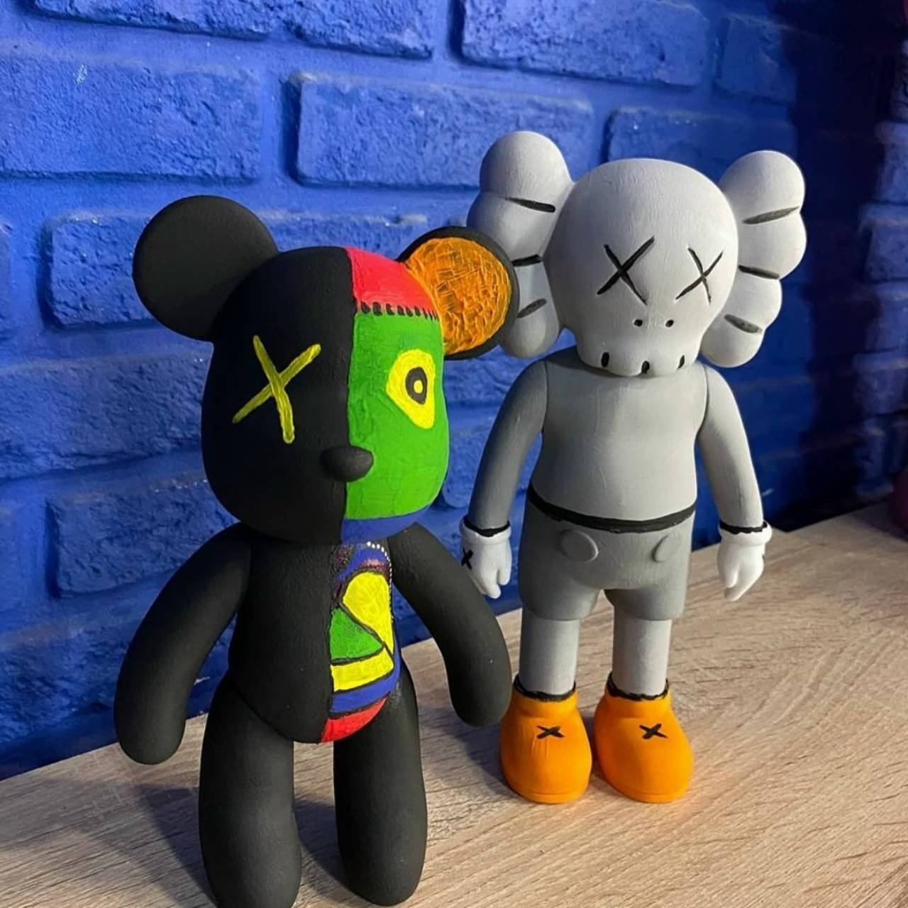 Мишки BEARBRICK арботкс в лаб оф арт