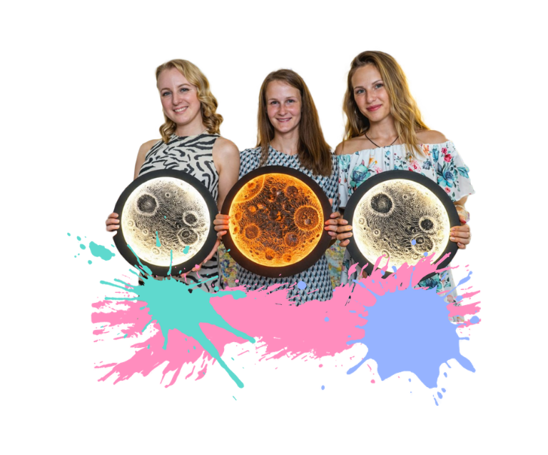 Панно «Луна» c подстветкой в студии Лаб оф арт